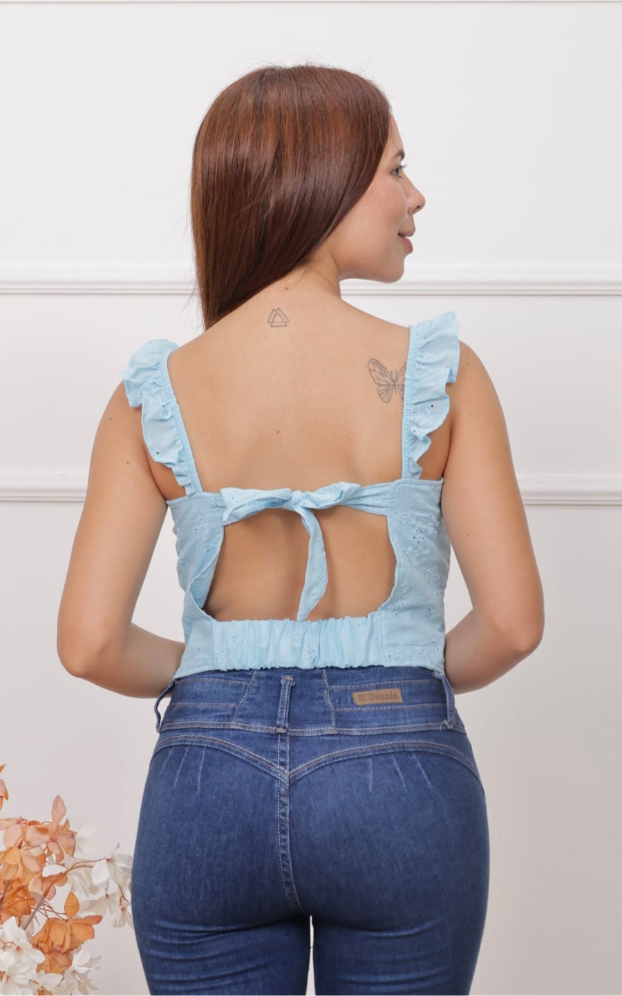 BLUSA CELESTE ESCOTE | DELFIN ROSA