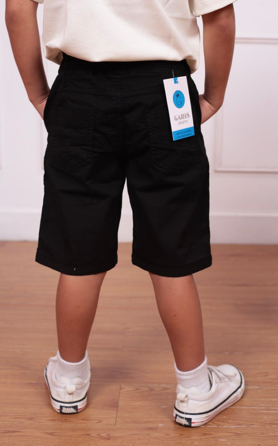 SHORT RAFAEL NEGRO | GARIS GARISITAS