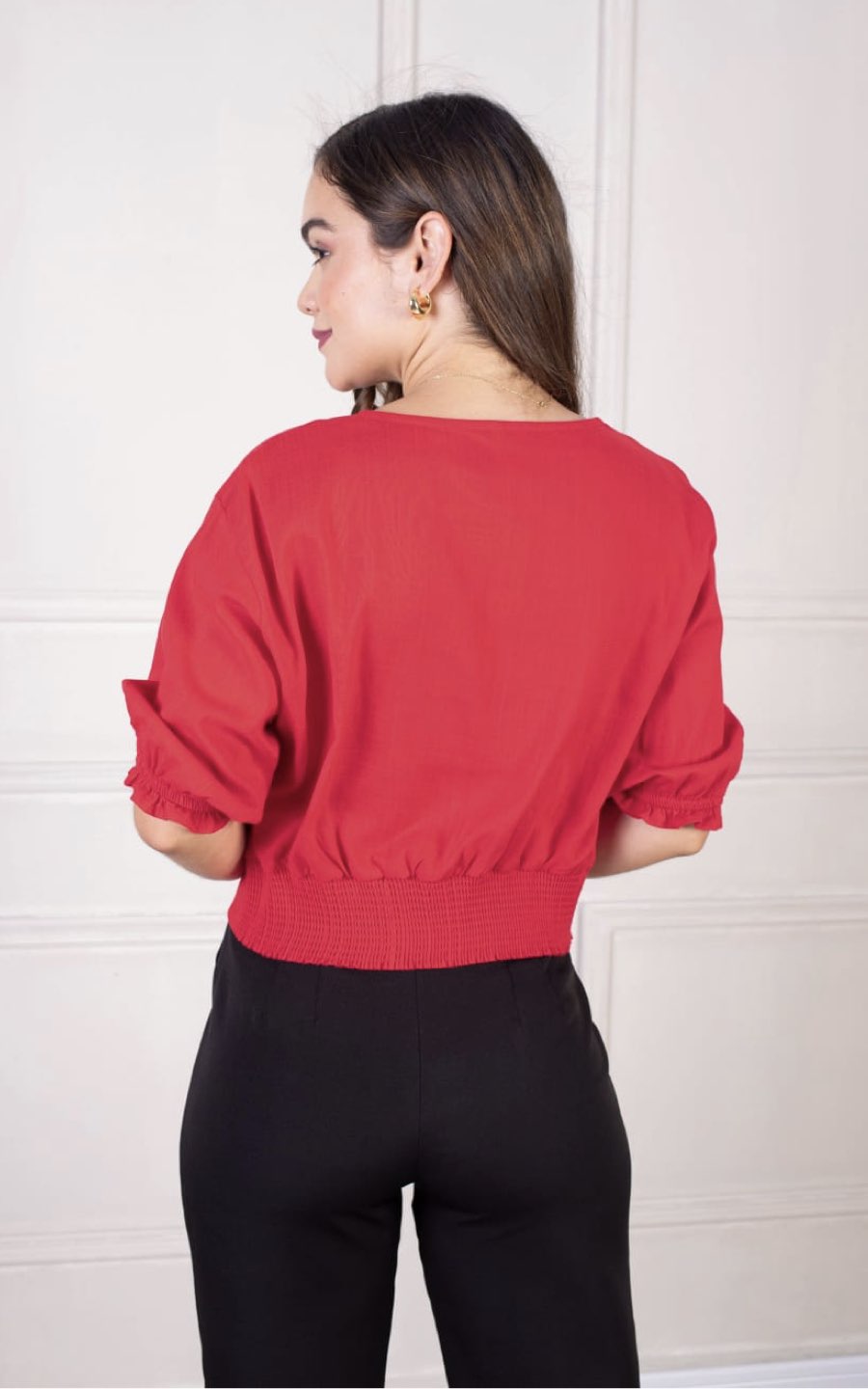 BLUSA ROJA CUELLO V | DELFIN ROSA