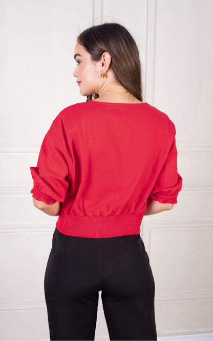 BLUSA ROJA CUELLO V | DELFIN ROSA