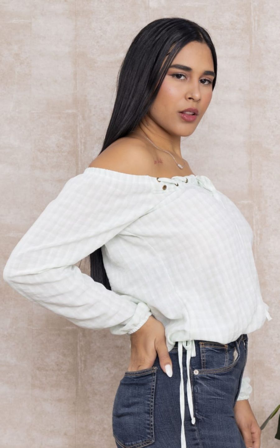 BLUSA BLANCA HOMBROS | DELFIN ROSA