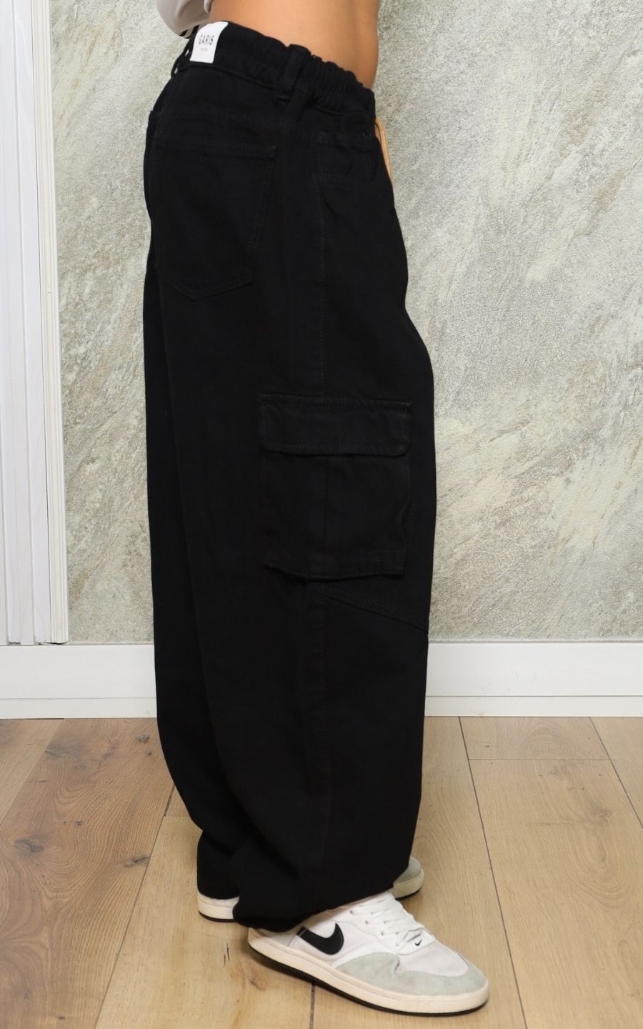 PANTALÓN NEGRO CARGO | GARIS GARISITAS